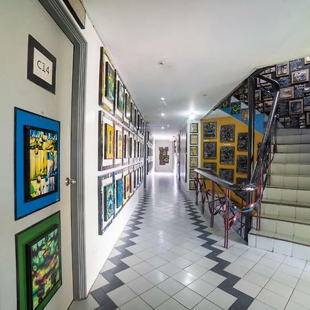 Oyo 200 Ponce Suites Art Hotel Davao City Exterior foto