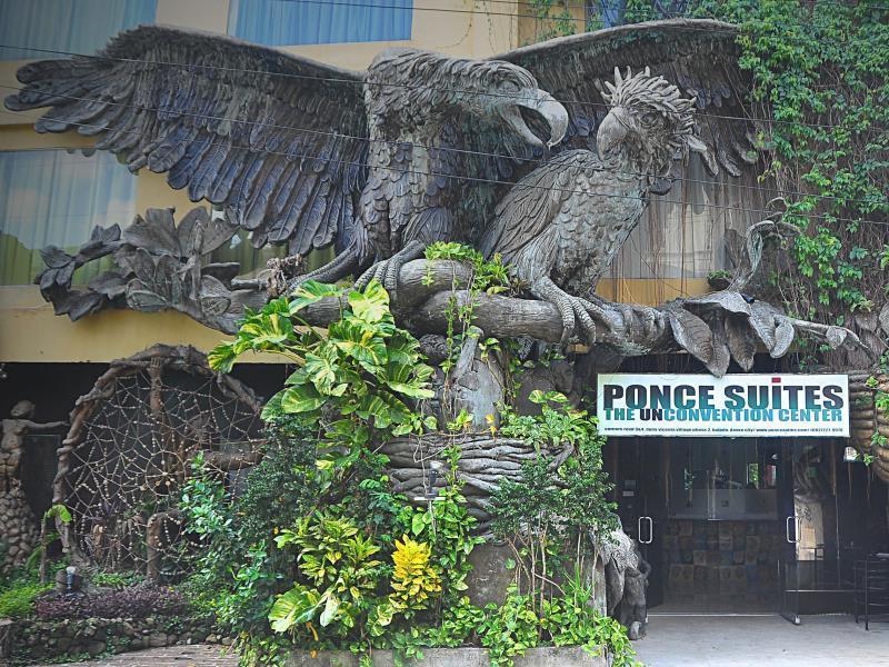 Oyo 200 Ponce Suites Art Hotel Davao City Exterior foto