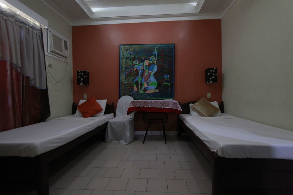 Oyo 200 Ponce Suites Art Hotel Davao City Exterior foto