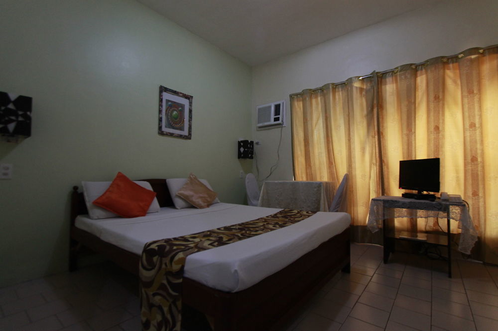 Oyo 200 Ponce Suites Art Hotel Davao City Exterior foto