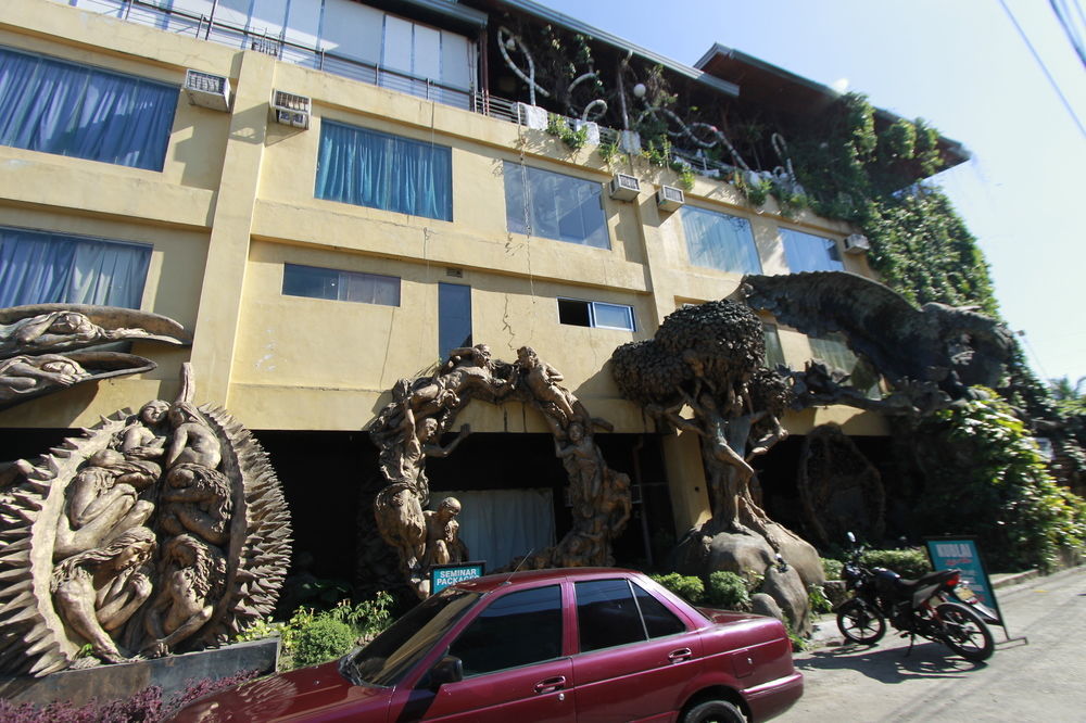 Oyo 200 Ponce Suites Art Hotel Davao City Exterior foto