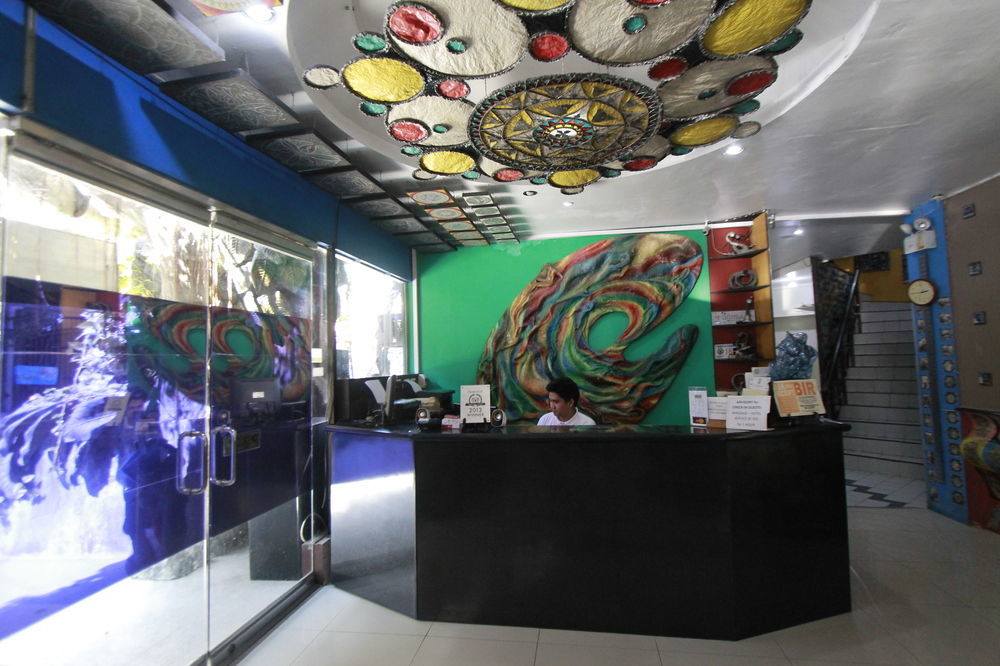 Oyo 200 Ponce Suites Art Hotel Davao City Exterior foto