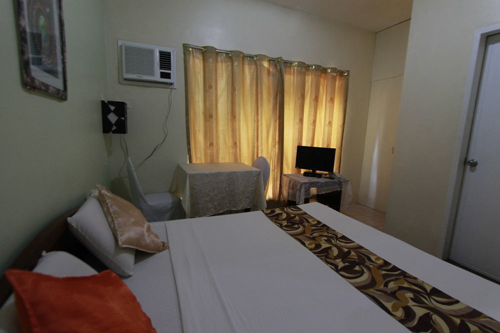 Oyo 200 Ponce Suites Art Hotel Davao City Exterior foto