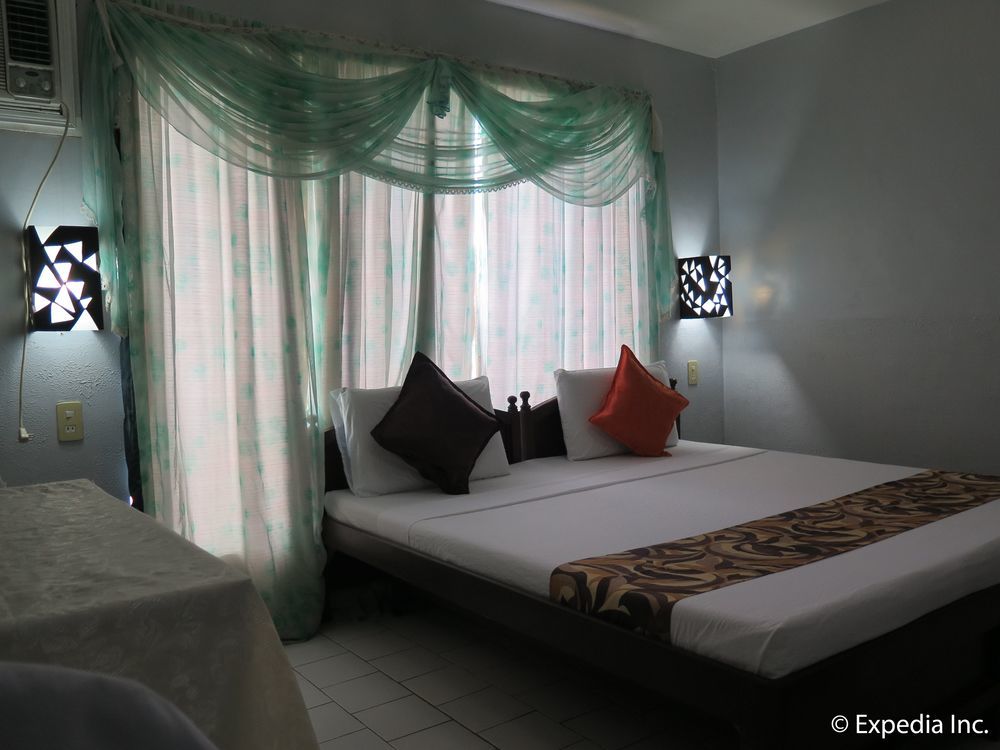 Oyo 200 Ponce Suites Art Hotel Davao City Exterior foto