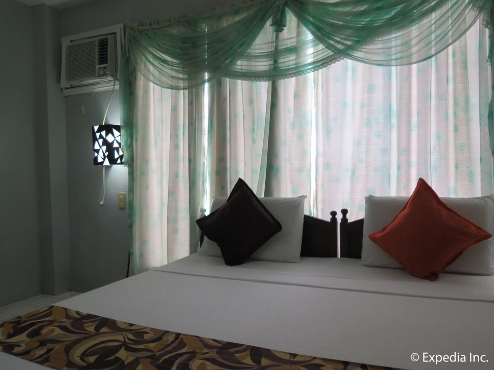 Oyo 200 Ponce Suites Art Hotel Davao City Exterior foto