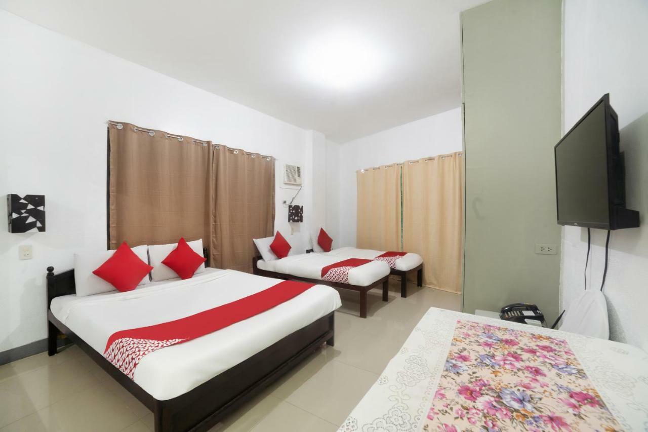 Oyo 200 Ponce Suites Art Hotel Davao City Exterior foto