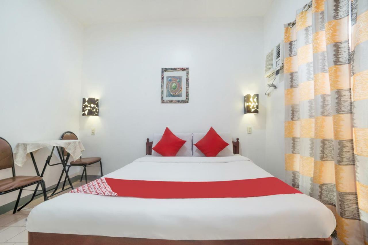 Oyo 200 Ponce Suites Art Hotel Davao City Exterior foto