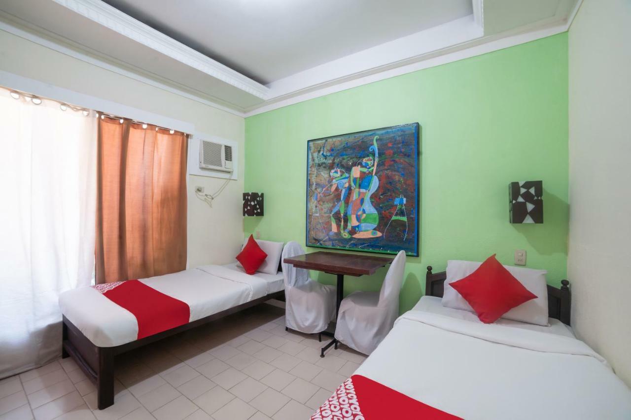 Oyo 200 Ponce Suites Art Hotel Davao City Exterior foto