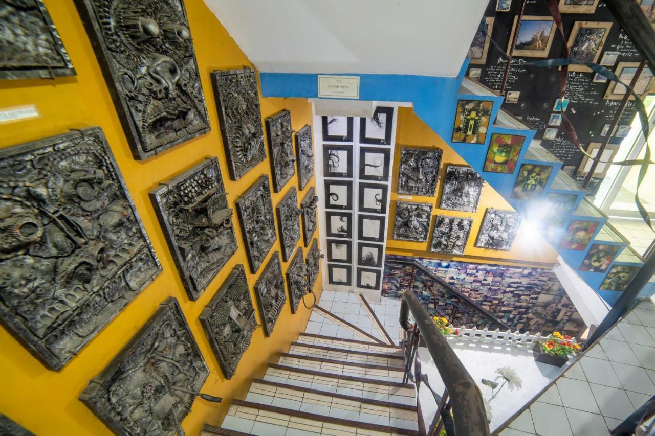 Oyo 200 Ponce Suites Art Hotel Davao City Exterior foto