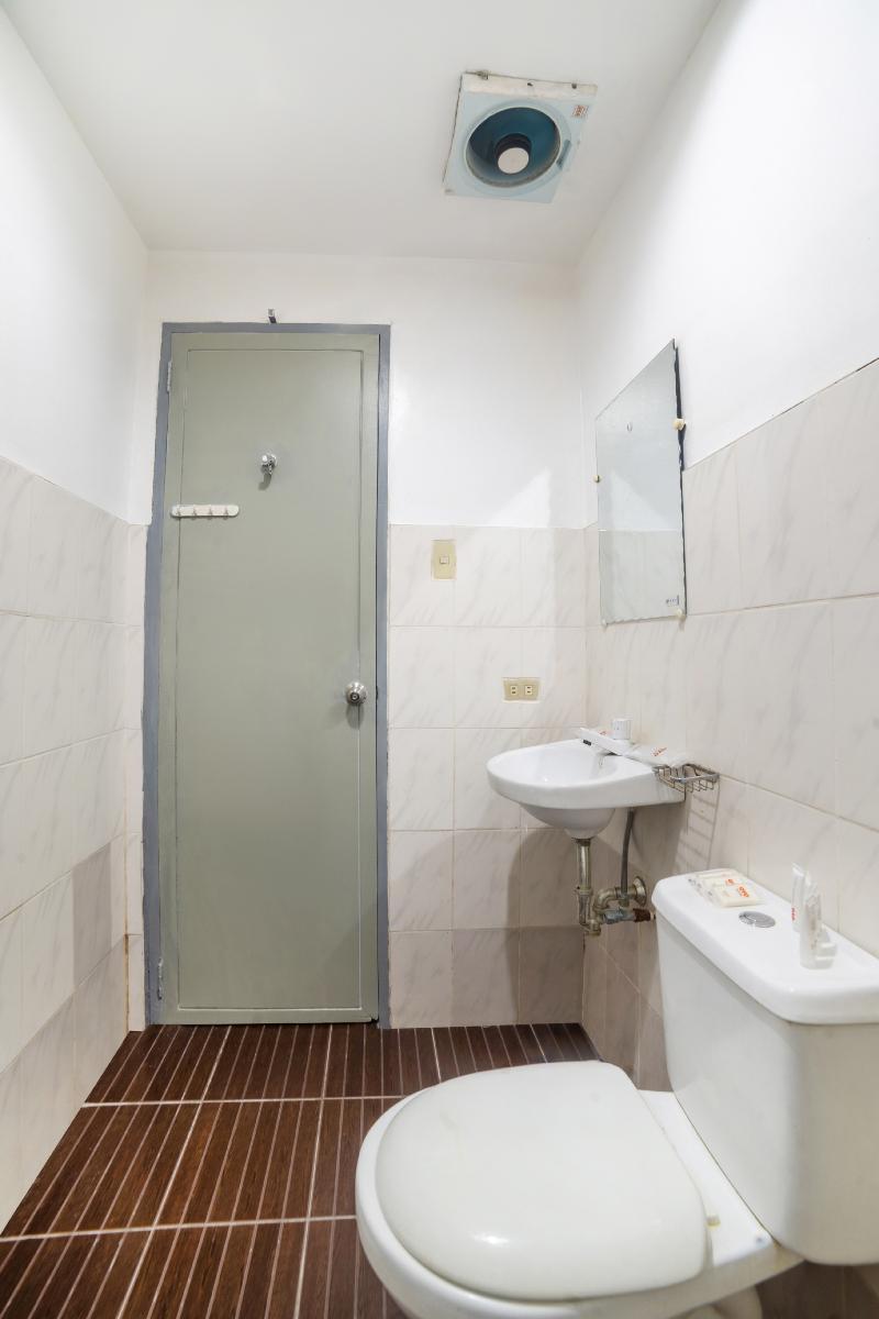 Oyo 200 Ponce Suites Art Hotel Davao City Exterior foto